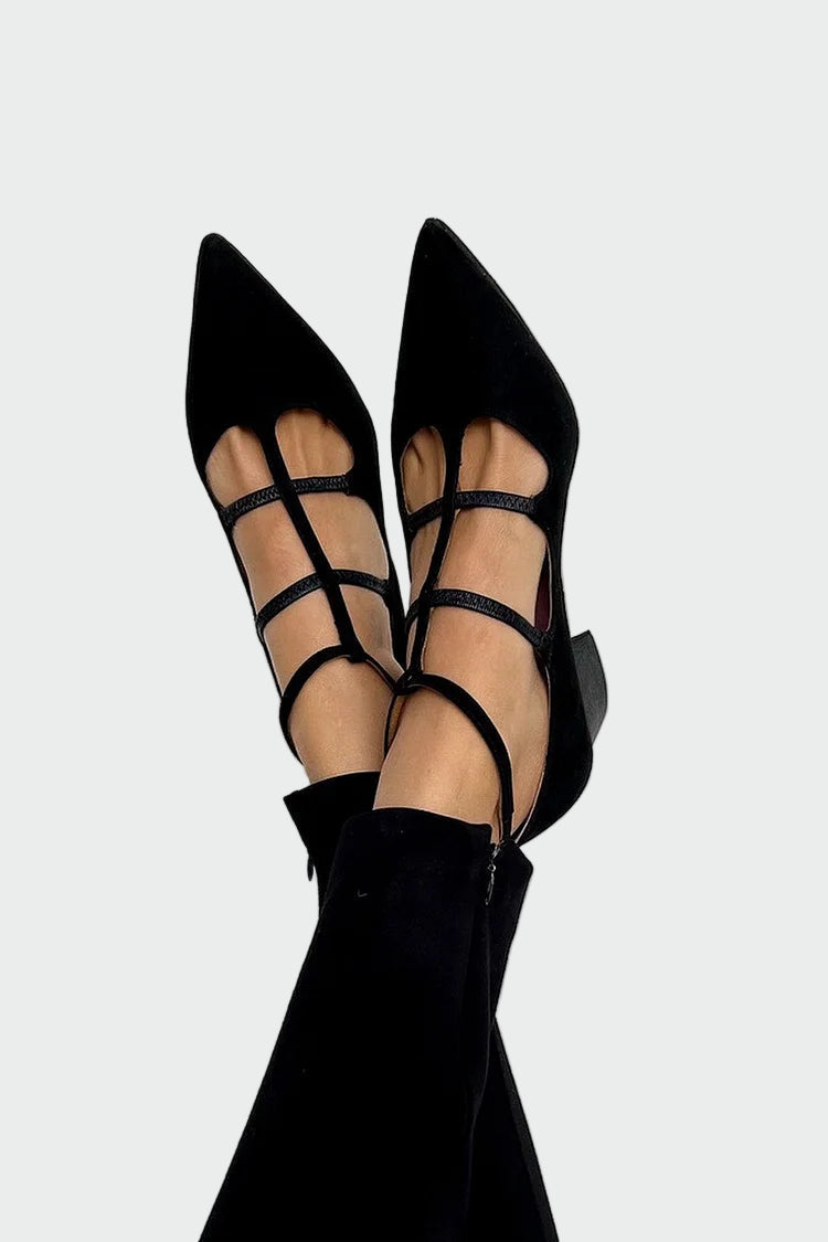 Eleganckie buty z ostrym noskiem i paskami