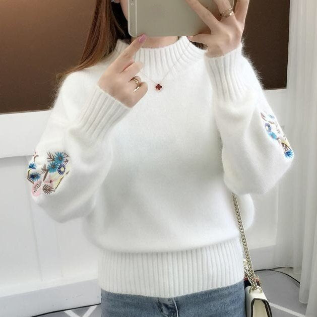 Floral | Gruby Sweter z Dzianiny Kaszmirowej z Kwiatowym Haftem