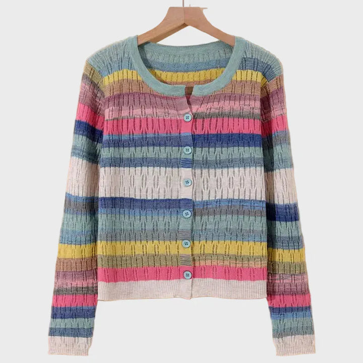 Sweter dziergany w paski inspirowany stylem retro