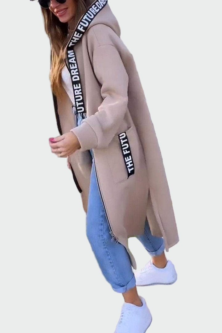 Długi płaszcz z kapturem